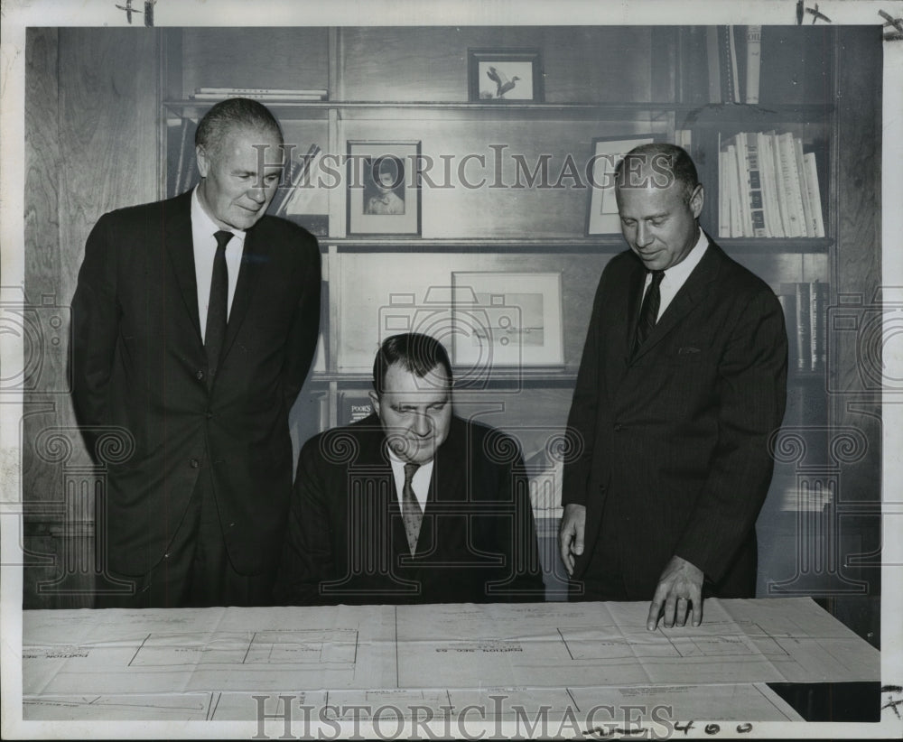1962 Boyce Machinery Corp. executives plan for distributing plant - Historic Images