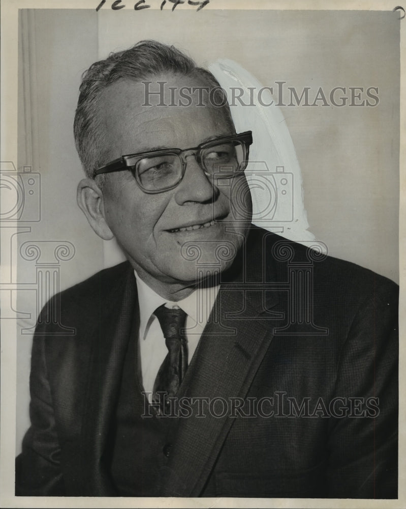 1968 Press Photo Clem Binnings, president of General Contractors, New Orleans-Historic Images