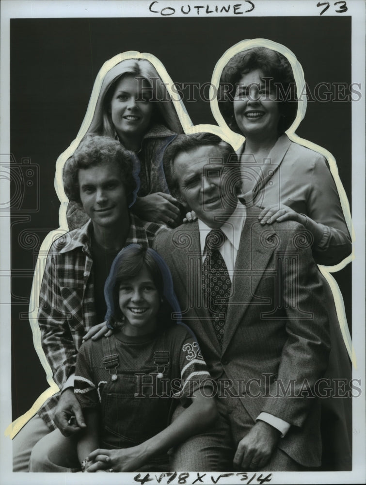 1976 James Broderick and other cast of "Family" - Historic Images