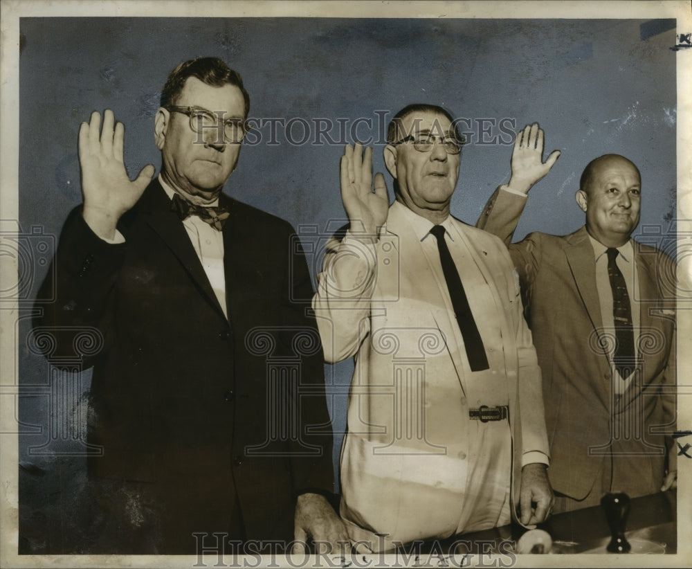 1958 Delegates take oath during ceremonies in civil district court - Historic Images