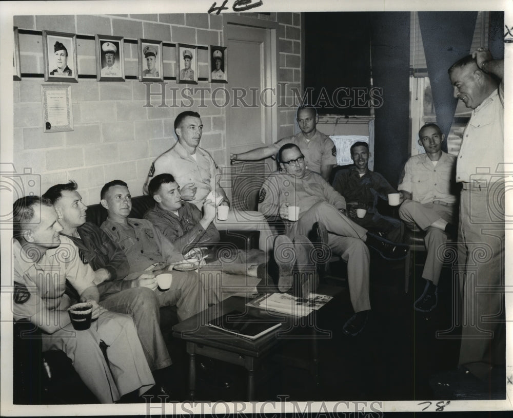 1966 Press Photo Sgt. Maj. Albert Flint with nine non-commissioned officers-Historic Images