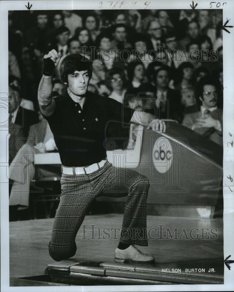 1977 Press Photo Professional bowler Nelson Burton Jr. son of