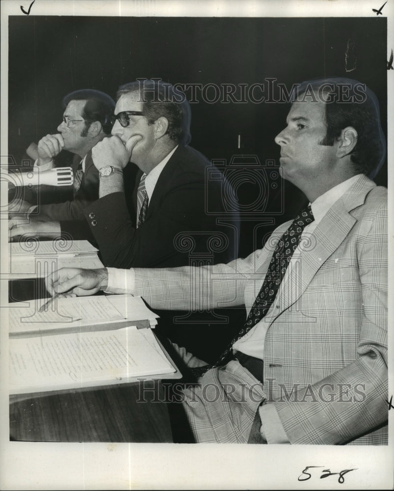 1973 Press Photo Reps of Westside Transit Line face New Orleans City Council-Historic Images