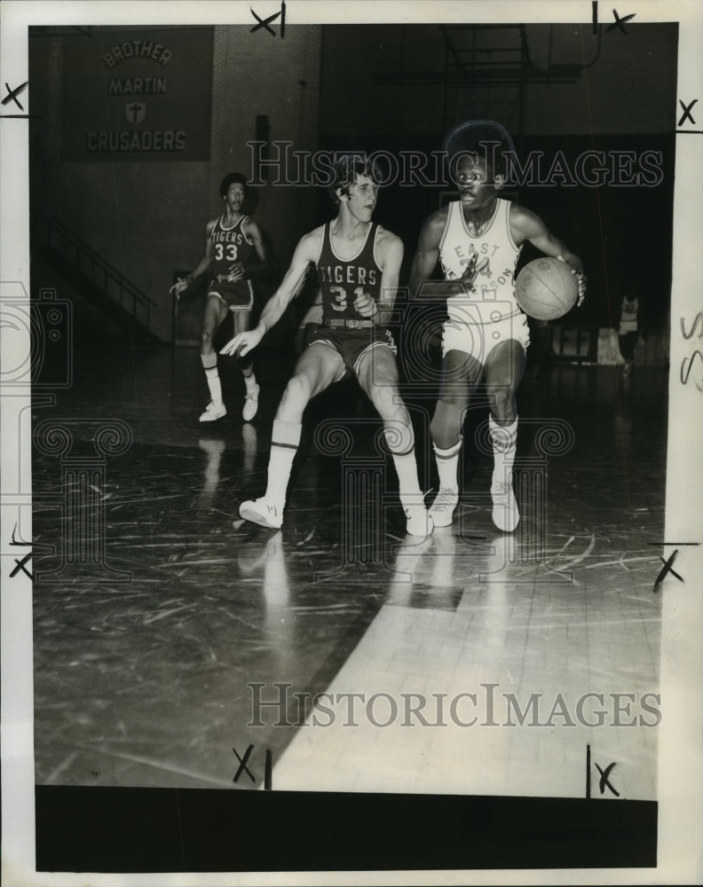 1973 Press Photo Basketball players Fred Buchanan, Don McPherson District 7-AAAA - Historic Images