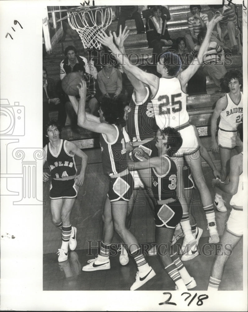 1978 Press Photo Rummel&#39;s Dean Carpenter in Raiders Versus Eagles Basketball - Historic Images