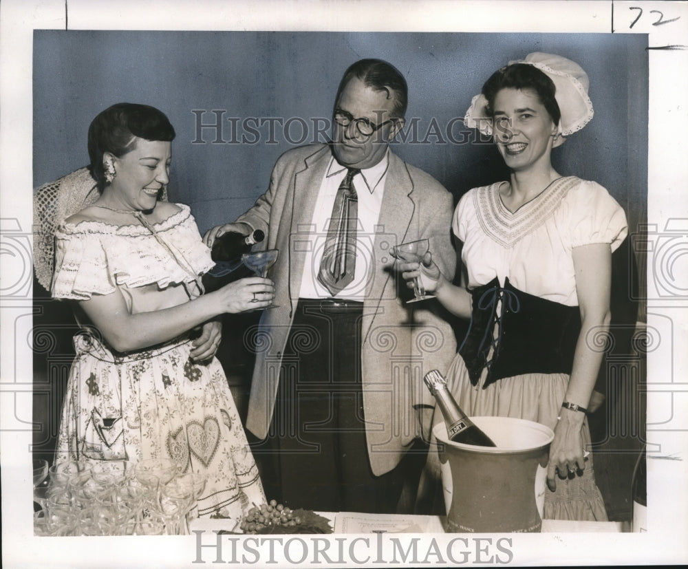 1955 Press Photo Wine samples at the Festival de Printemps at the Vallencia Club - Historic Images