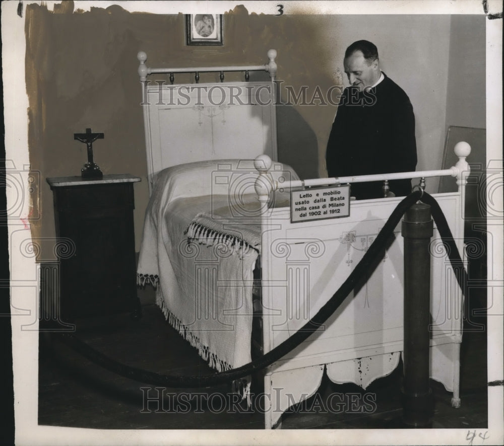 Bed and Table used by Mother Frances Xavier Cabrini from 1902, 1912-Historic Images