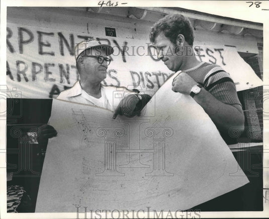 1974 Press Photo 7th Annual Carpentry Apprentice Contest coordinator Tom LaBorde - Historic Images