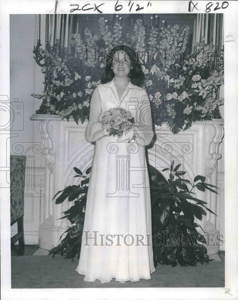 1973 Miss Denise Katherine Charbonnet, a debutante of the season - Historic Images