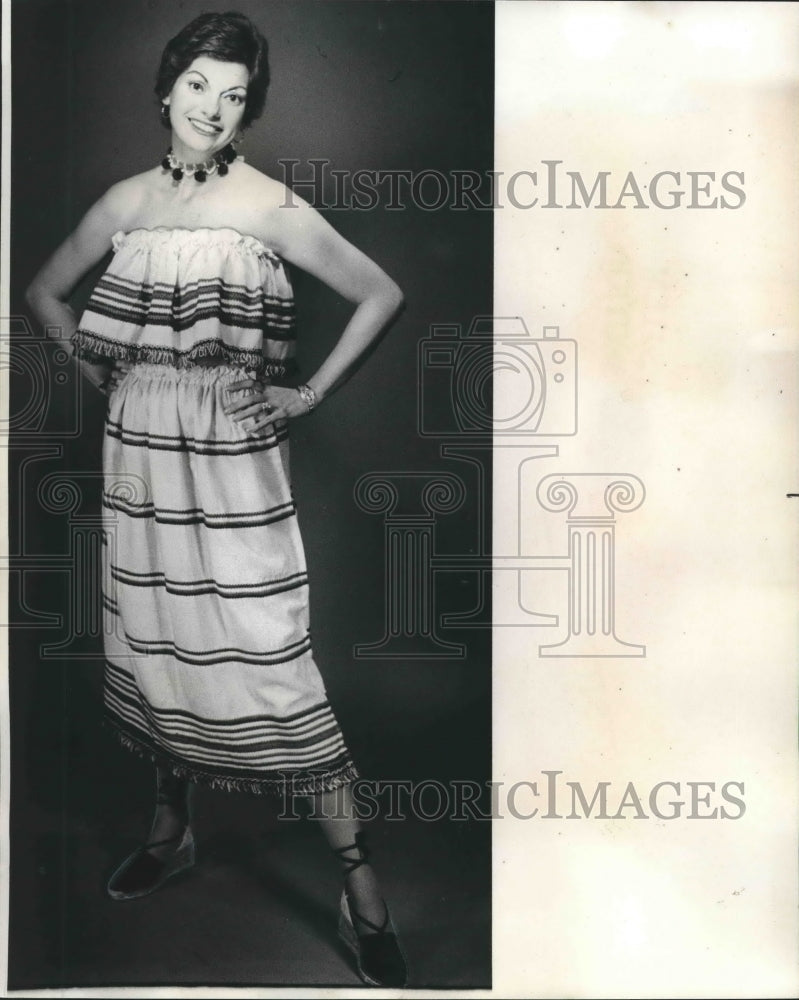 1972 Press Photo Yves Saint Laurent Dress with Kitchen Curtains and Sewing - Historic Images