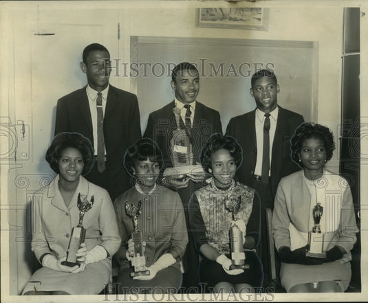 1964 Press Photo Walter L. Cohen High School Students Win Texas State Trophy-Historic Images