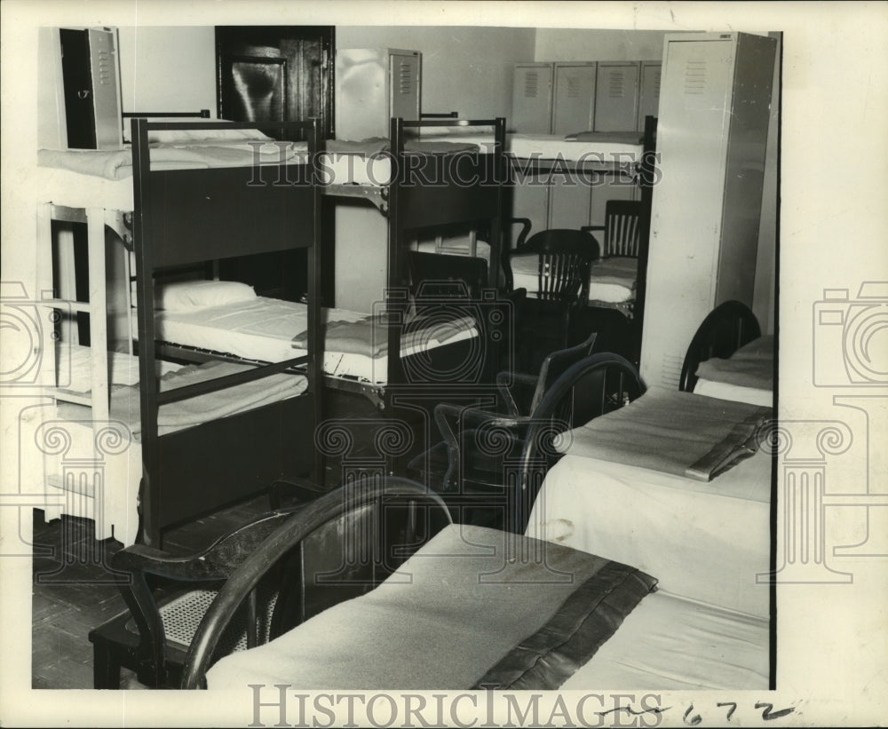 1965 Jury dormitory space. Criminal Courts Building, Tulane & Broad - Historic Images