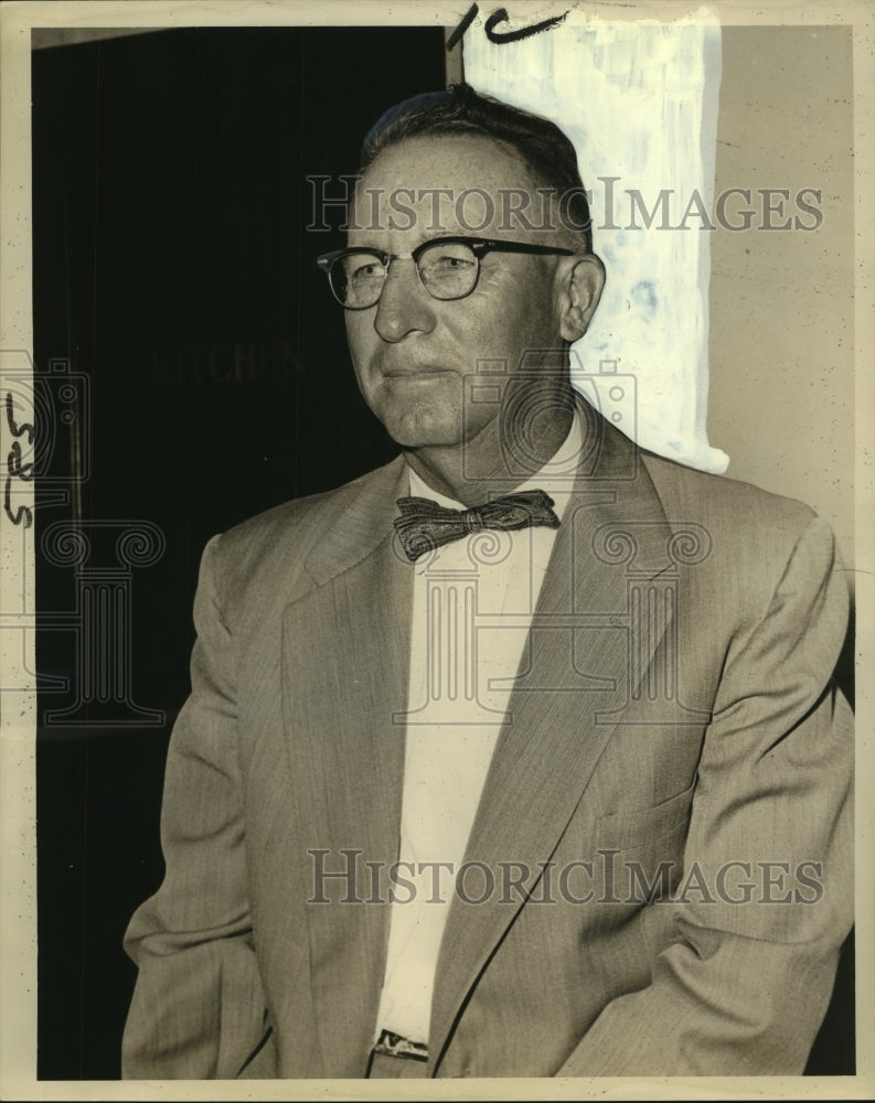 1961 F. O. Chisholm, awarded Outstanding 4-H Leader, Madison County-Historic Images