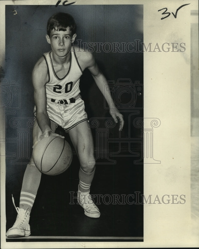 1966 Chandler Craig, basketball player - Historic Images