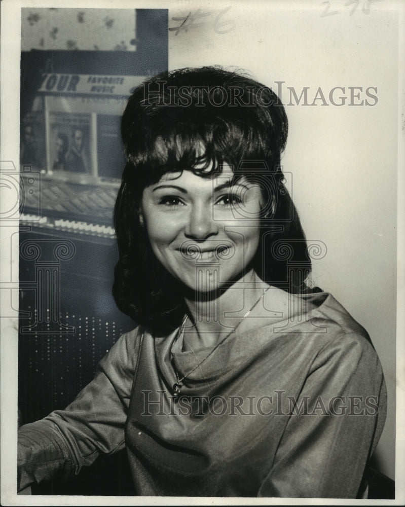 1967 Press Photo Miss Diana Credurer - noo07709-Historic Images