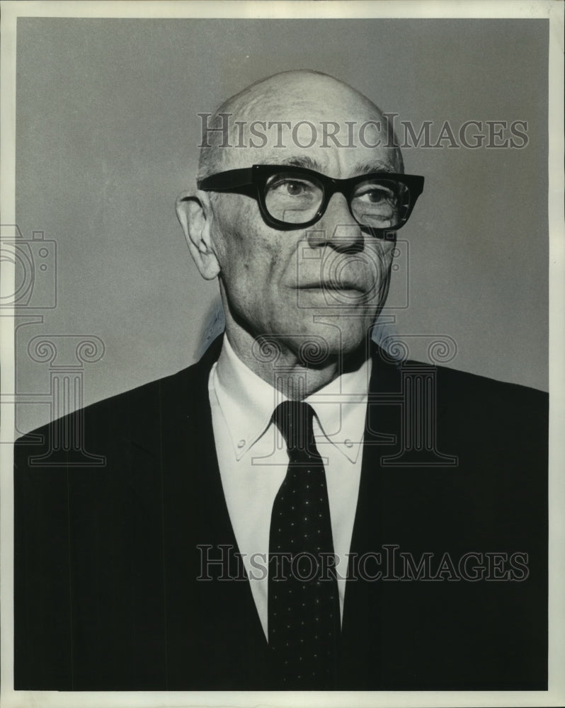 1967 Robert E. Craig II steps down as Board of Liquidation member-Historic Images