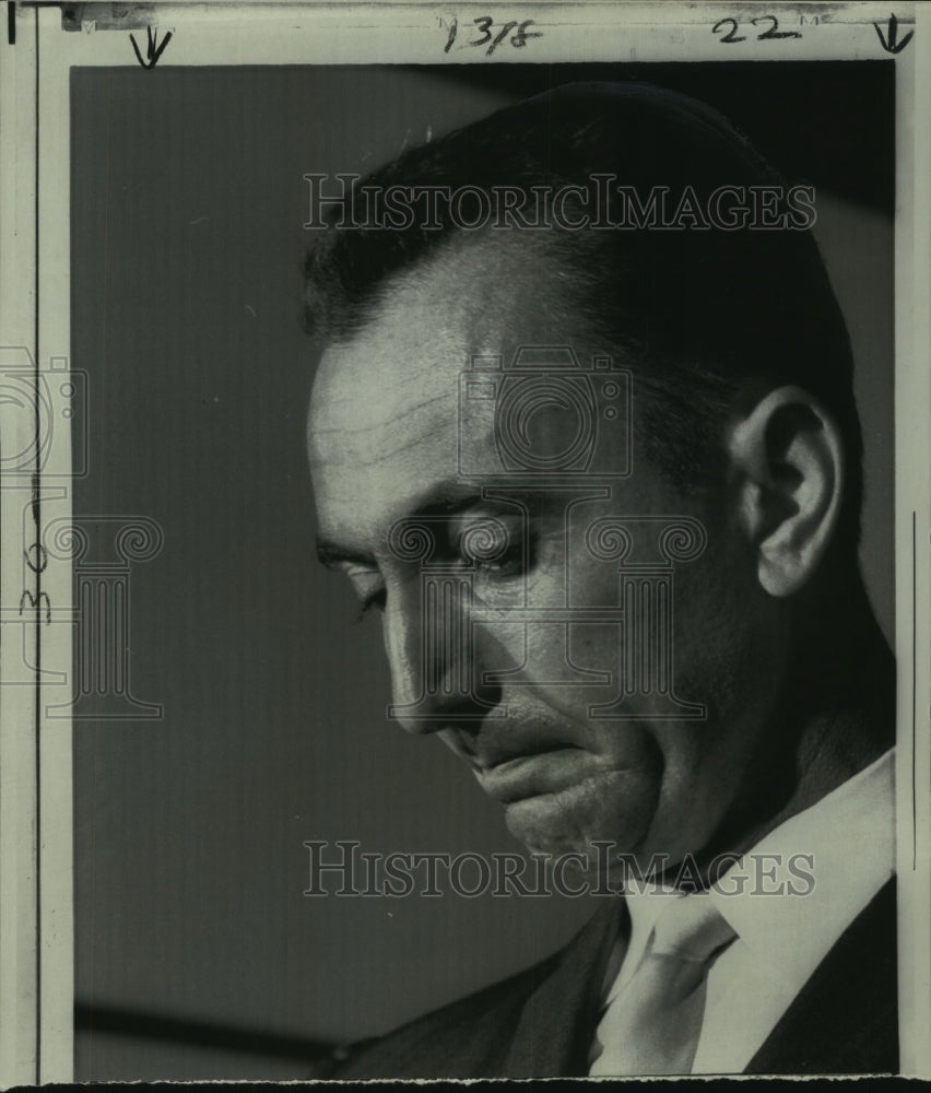 1967 Press Photo Bob Cousy, Boston College Basketball Coach at Press Conference - Historic Images