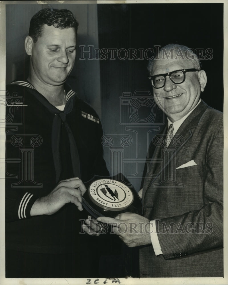 1964 Press Photo Eugene D. Cottingham and Representative Hebert in Award Event-Historic Images