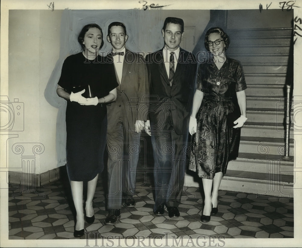 1959 Press Photo Attendees of the International Jazz Festival in New Orleans-Historic Images