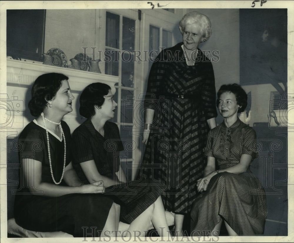 1958 Tulane University Club new officers discuss plans for future-Historic Images