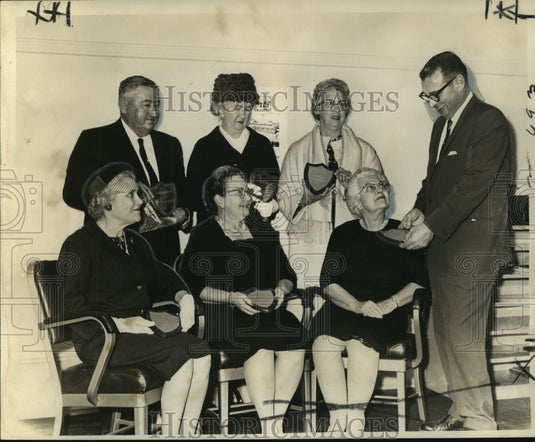 1964 Press Photo Retiring Jefferson Parish Teachers and Principals Honored - Historic Images