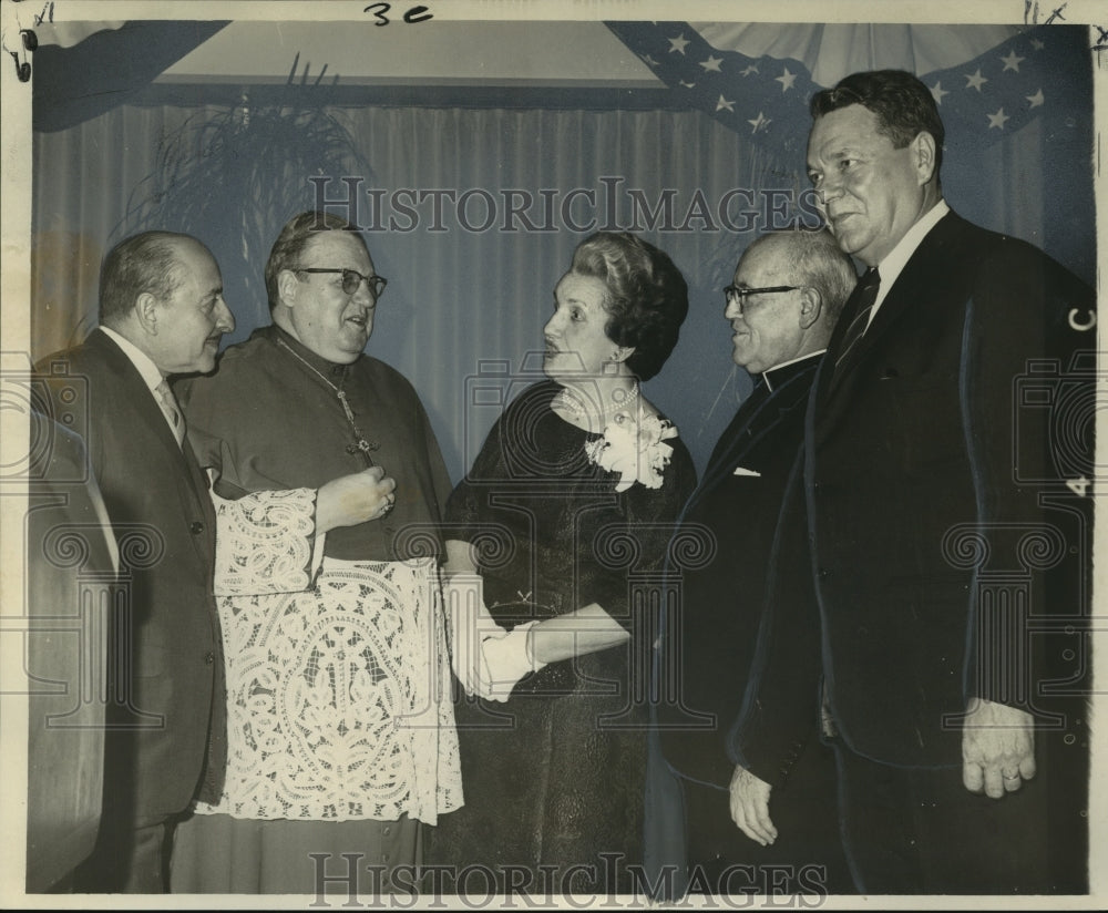 1964 Press Photo Mrs.Charles A.Danna, company at Danna Center dedication - Historic Images