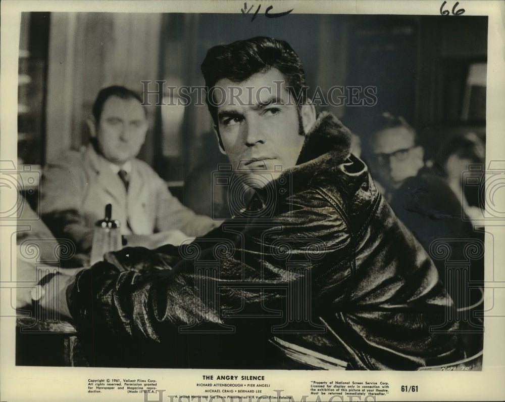 1961 Actor Michael Craig in "The Angry Silence" Movie - Historic Images