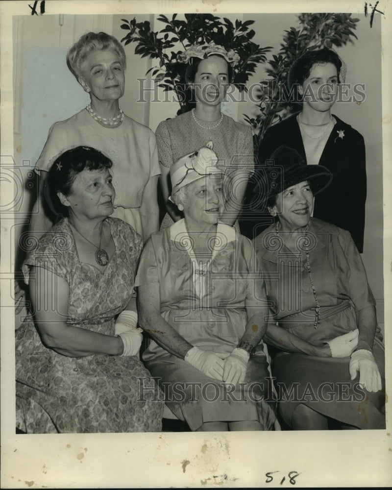 1962 Press Photo Les Causeries du Lundi elected officers at Gallier Hall-Historic Images