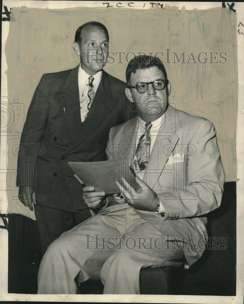 1950 Press Photo Chicago sanitation director Gerald Doolin & Dr. I.F. Martin-Historic Images
