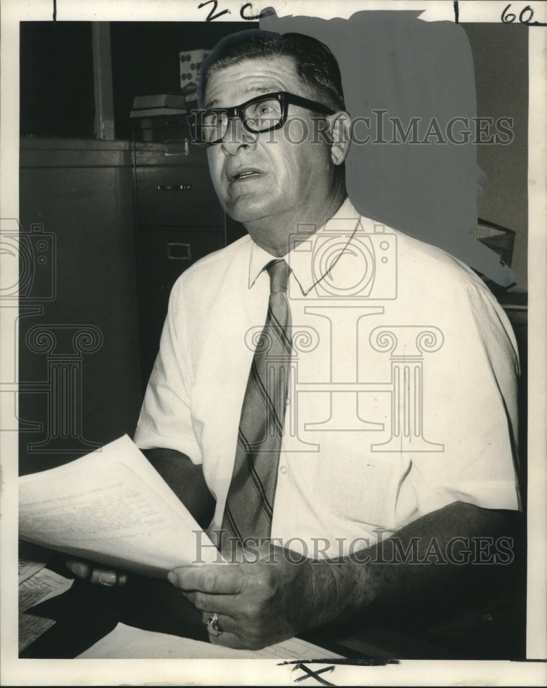 1970 Press Photo Harbor Police Superintendent L.H. Deutschmann - noo10606- Historic Images