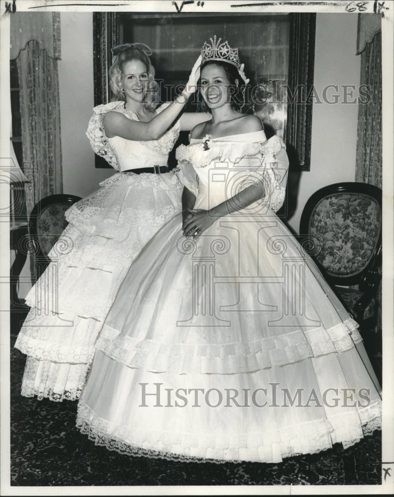 1970 Miss Dale Marie Dane, queen of Spring Fiesta, has crown fitted - Historic Images