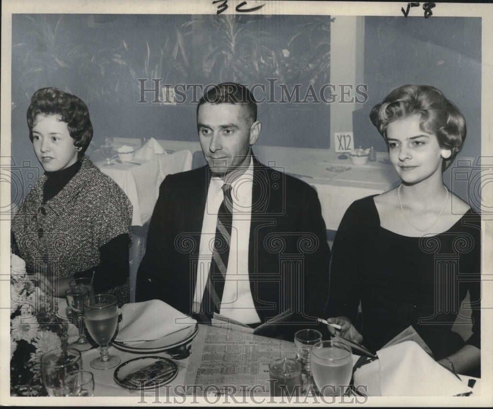 1959 Press Photo Guests at Jefferson Downs Racetrack Dinner for Debutante - Historic Images