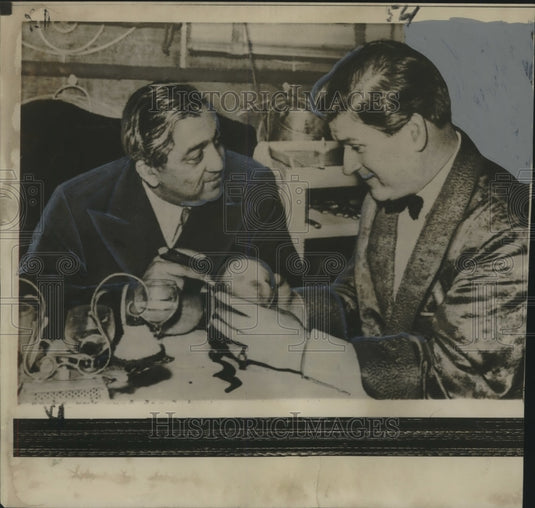 1958 Irish soothsayer Tom Corbett with Maharajah of Baroda - Historic Images