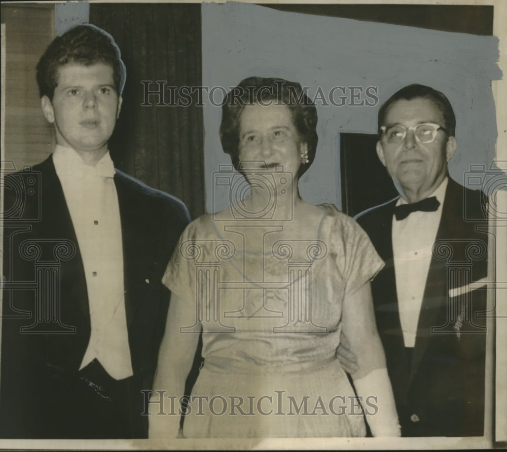 1958 Pianist Van Cliburn with Parents at Longwife, Texas Concert - Historic Images