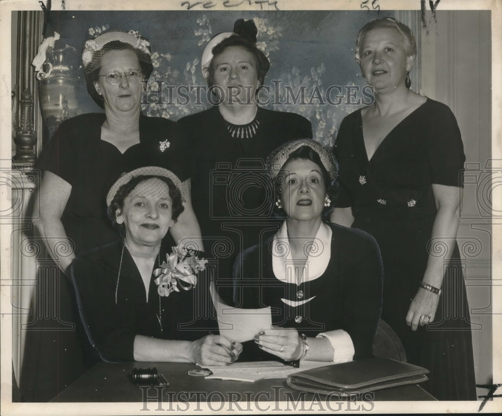 1952 American Women&#39;s Voluntary Services newly named officers - Historic Images