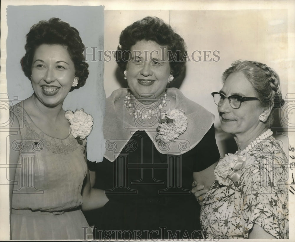 1960 Laura Dixon installed as president of Railway Women&#39;s Ass&#39;n.-Historic Images