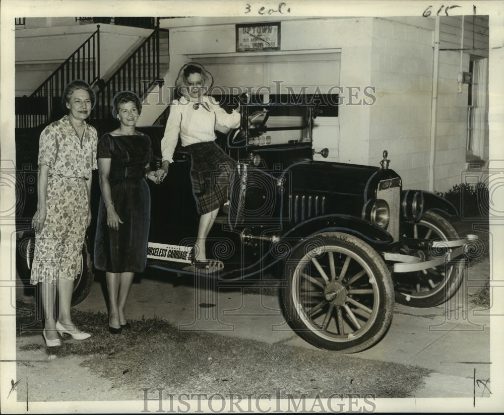 1960 Mayor For a Day Miss Lucile Callaghan with her escorts - Historic Images