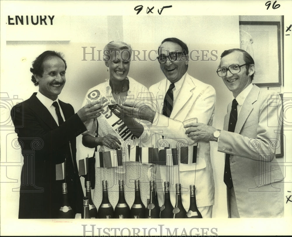 1980 Press Photo Miss Paris, Rejane Dieux, company, raise their wine glasses - Historic Images