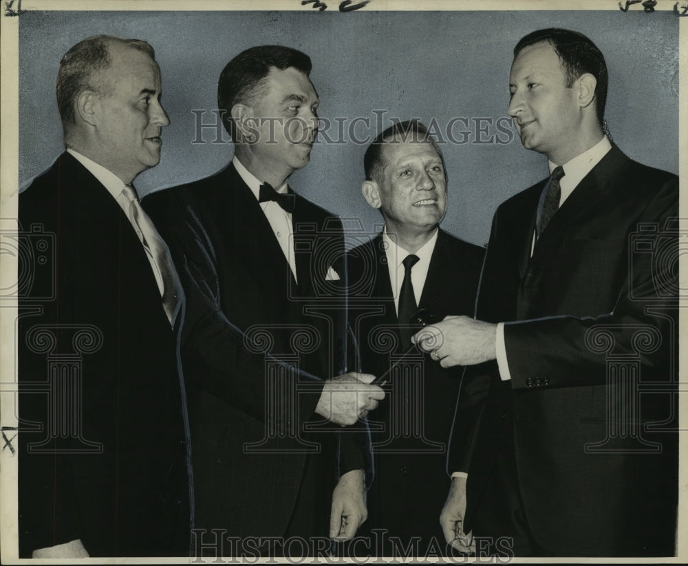 1964 New Orleans Academy of Ophthalmology officers at ceremony - Historic Images