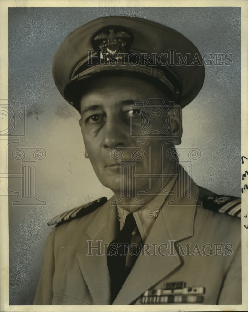 1961 Capt. Thomas J. Dumont, 8th Naval District public works officer - Historic Images