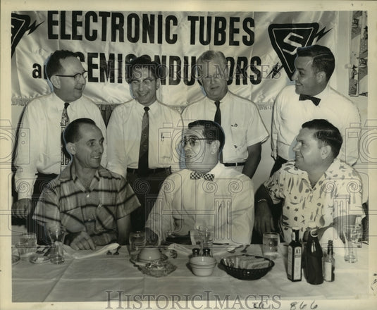 1958 Press Photo Delegates at meeting of the West Bank Electronics Association-Historic Images
