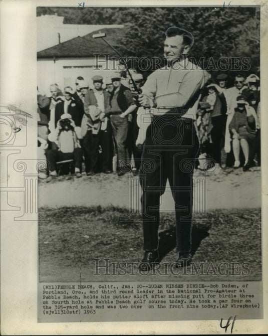 1963 Press Photo Golfer Bob Duden watches Putt at Pebble Beach golf course-Historic Images