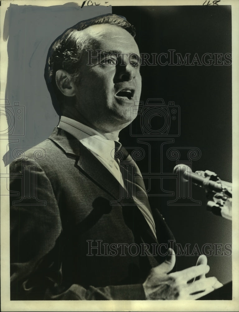 1973 Press Photo United States Senator Thomas F. Eagleton delivering speech - Historic Images