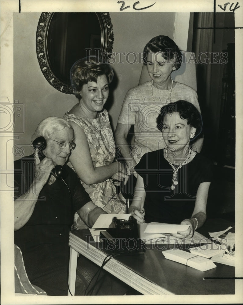 1965 Press Photo Women&#39;s Auxiliary of the Eye, Ear, Nose &amp; Throat Hospital-Historic Images