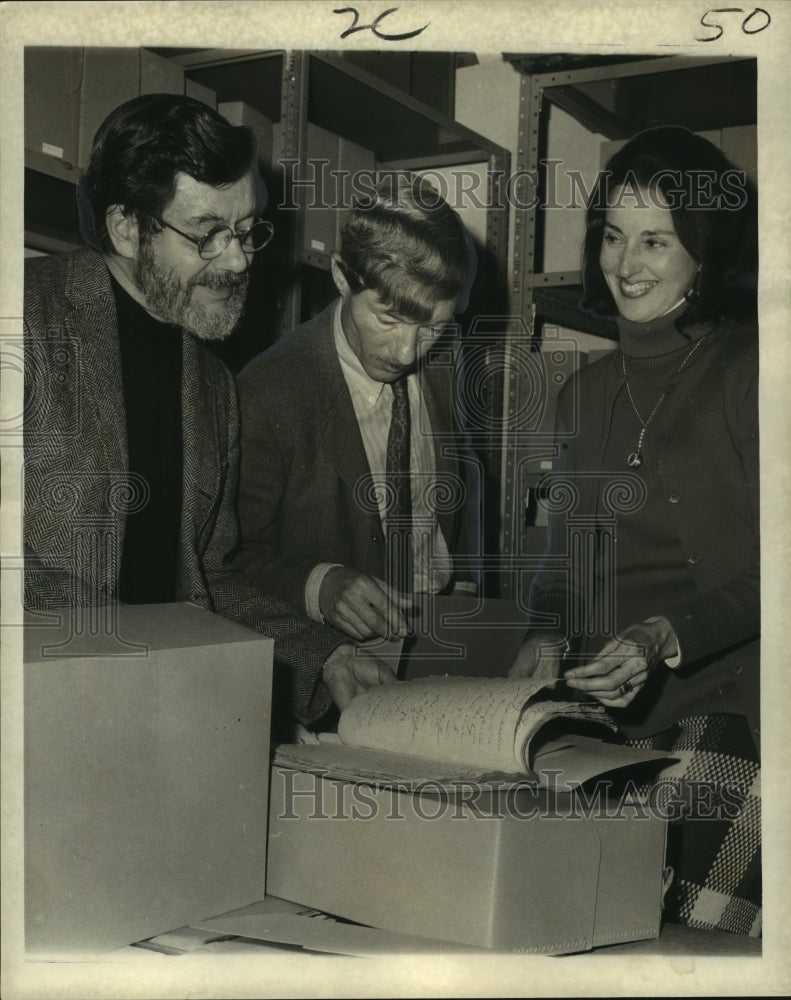 1972 Press Photo Experts prepare documents for microfilming at Presbytere Museum - Historic Images