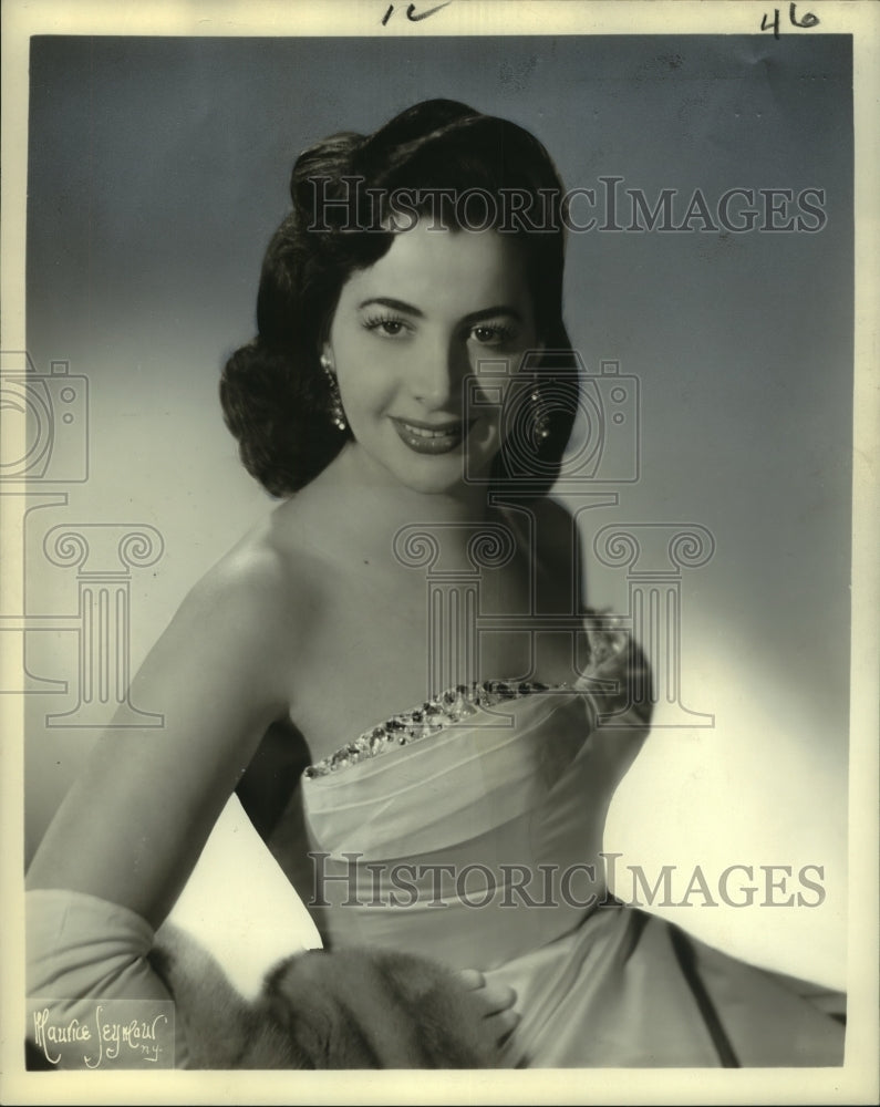 1960 Rosalind Elias, Mezzo-Soprno,featured in Concert Series 1959-60 - Historic Images