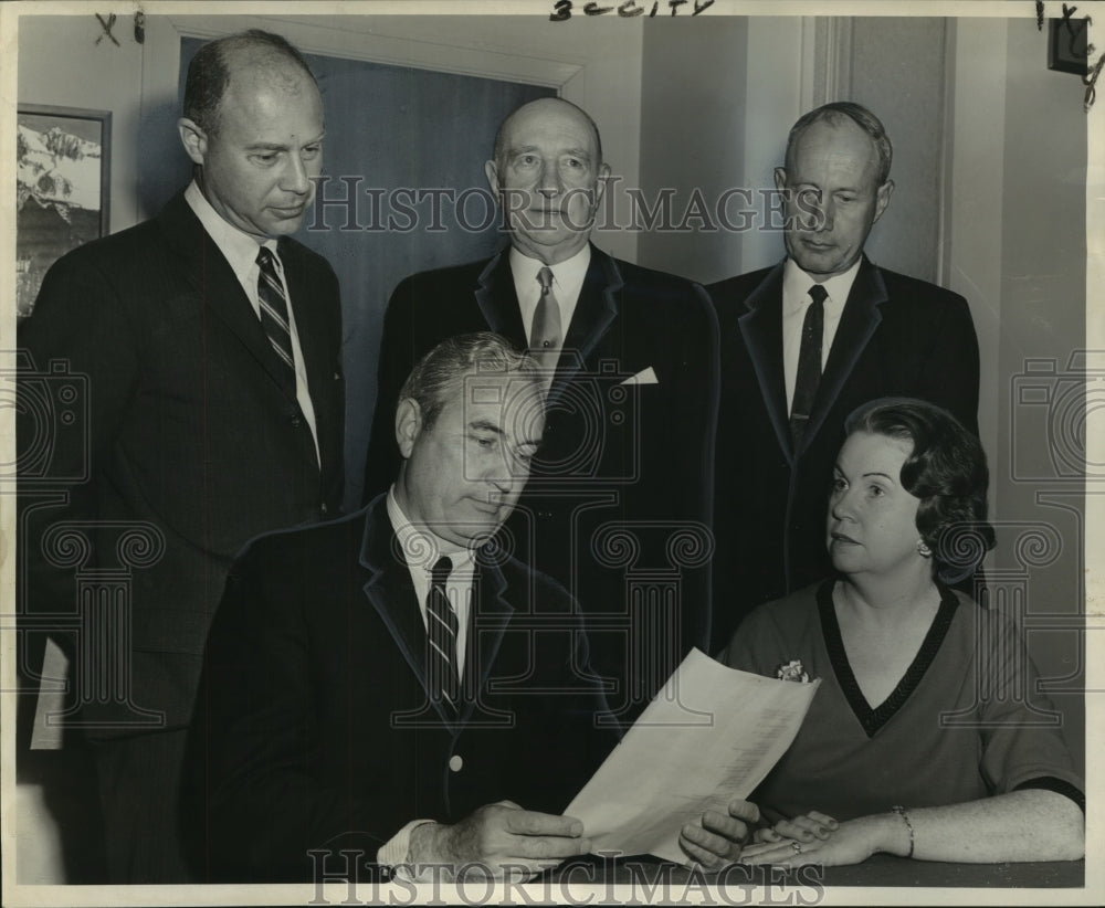 1964 Greater New Orleans Tourist and Convention Commission Officers - Historic Images