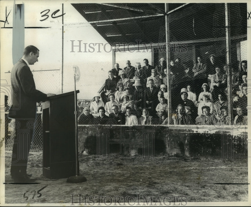 1964 The Reverend Chester Cadwaller Jr. Leads Easter Sunrise Service-Historic Images