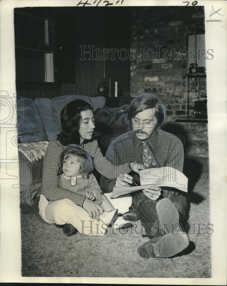 1974 Nancy and Stephen Dwyer Studying Their Budget With Daughter - Historic Images