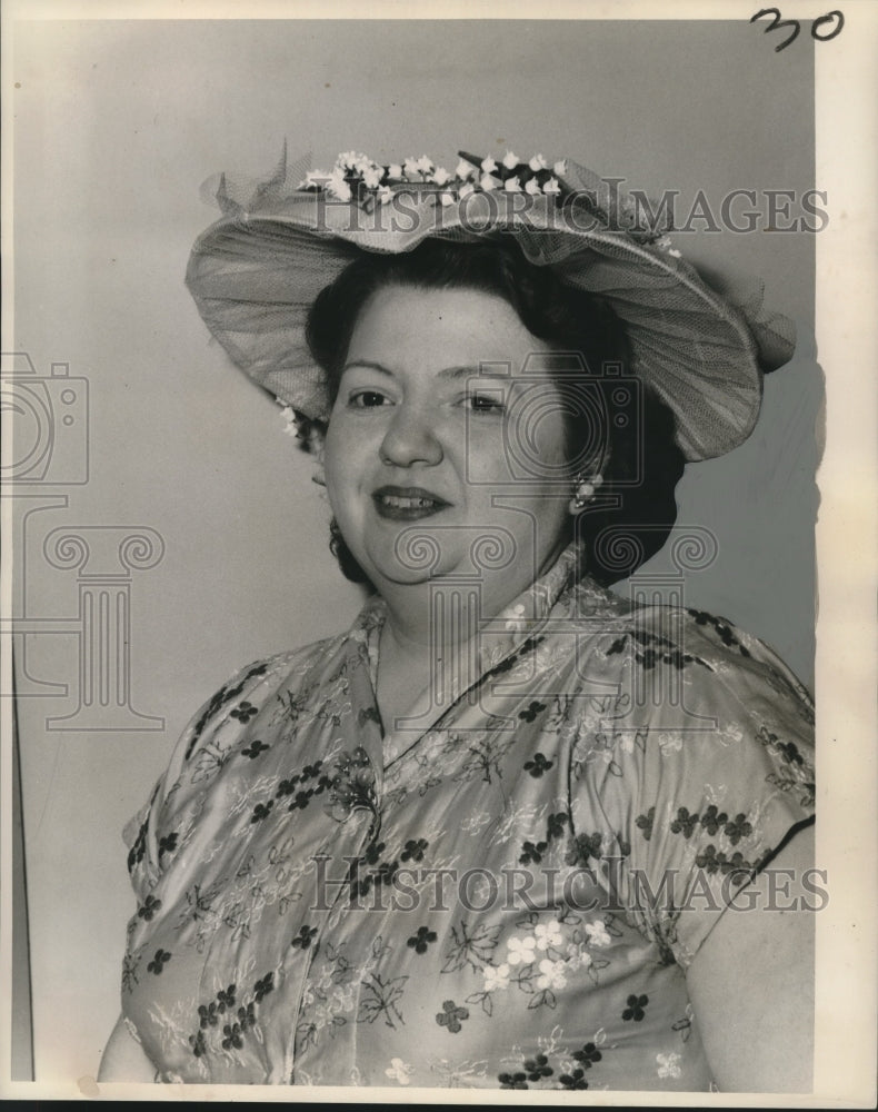 1962 Mrs. Anthony Enterante, new president of the Bas Bleu Book Club - Historic Images